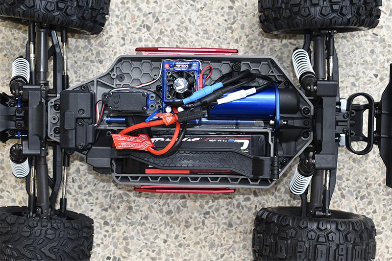 HOSS BRUSHLESS 4x4 VXL RTR - TRAXXAS